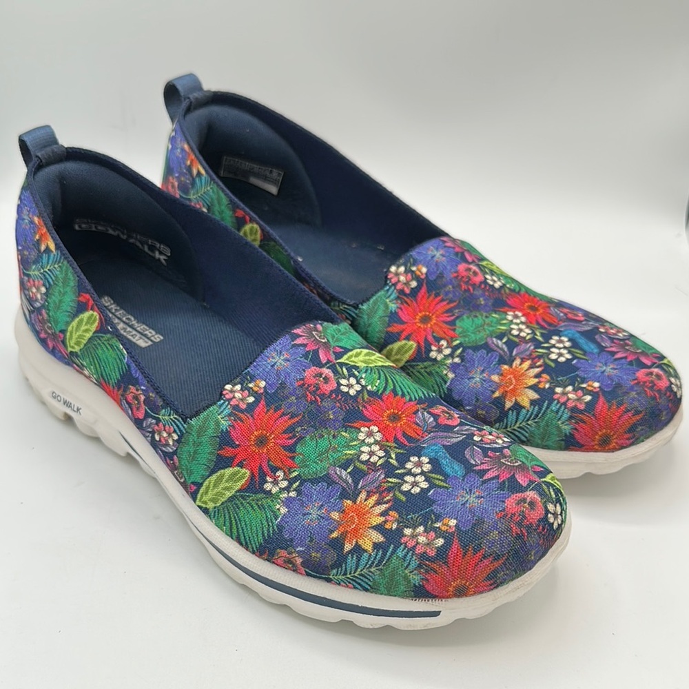 Skechers Go Walk floral Goga Mat sneakers, size 7.5
